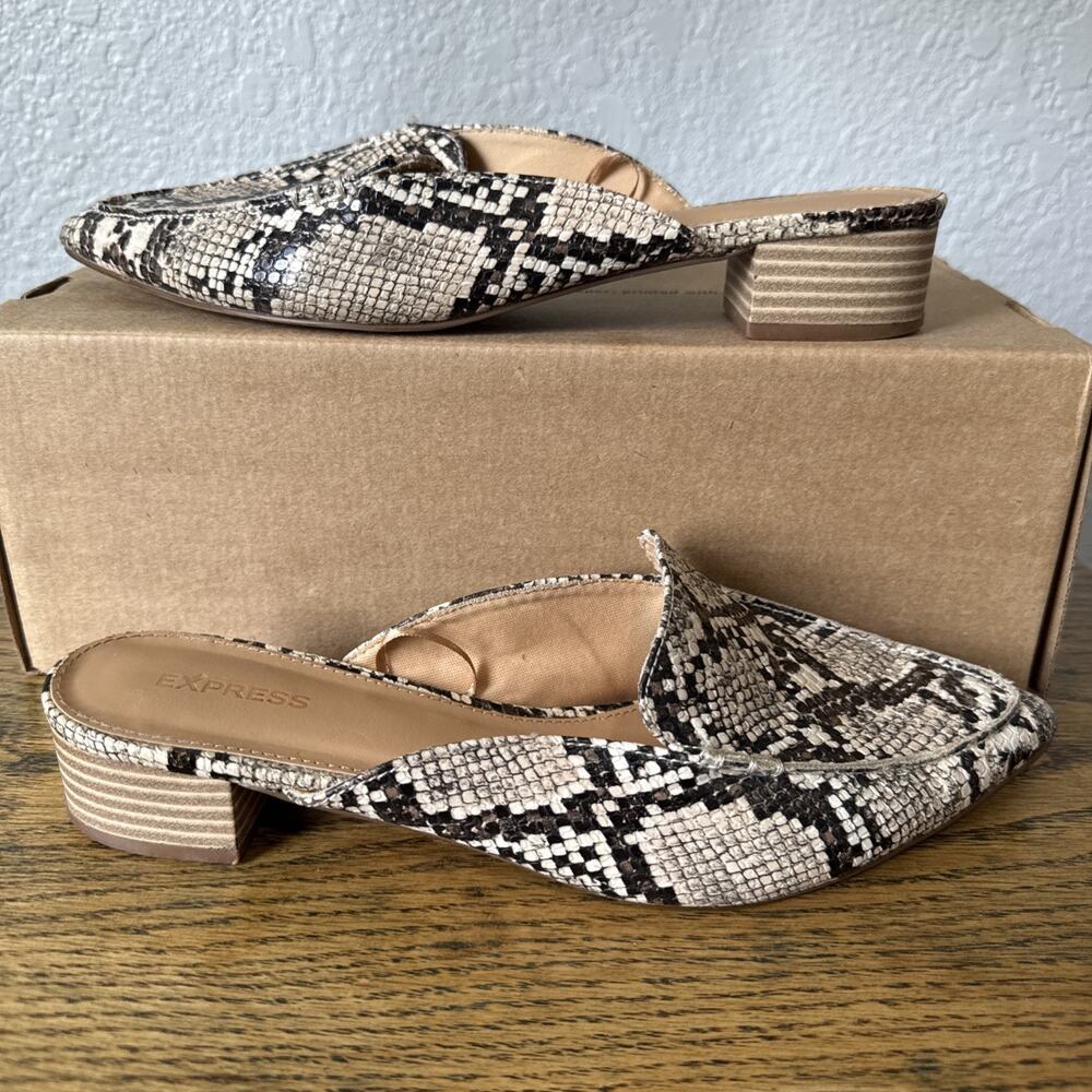 Express Mule Flats Snake Print Slip On Pointed Shoes Animal Print Womens 7.5